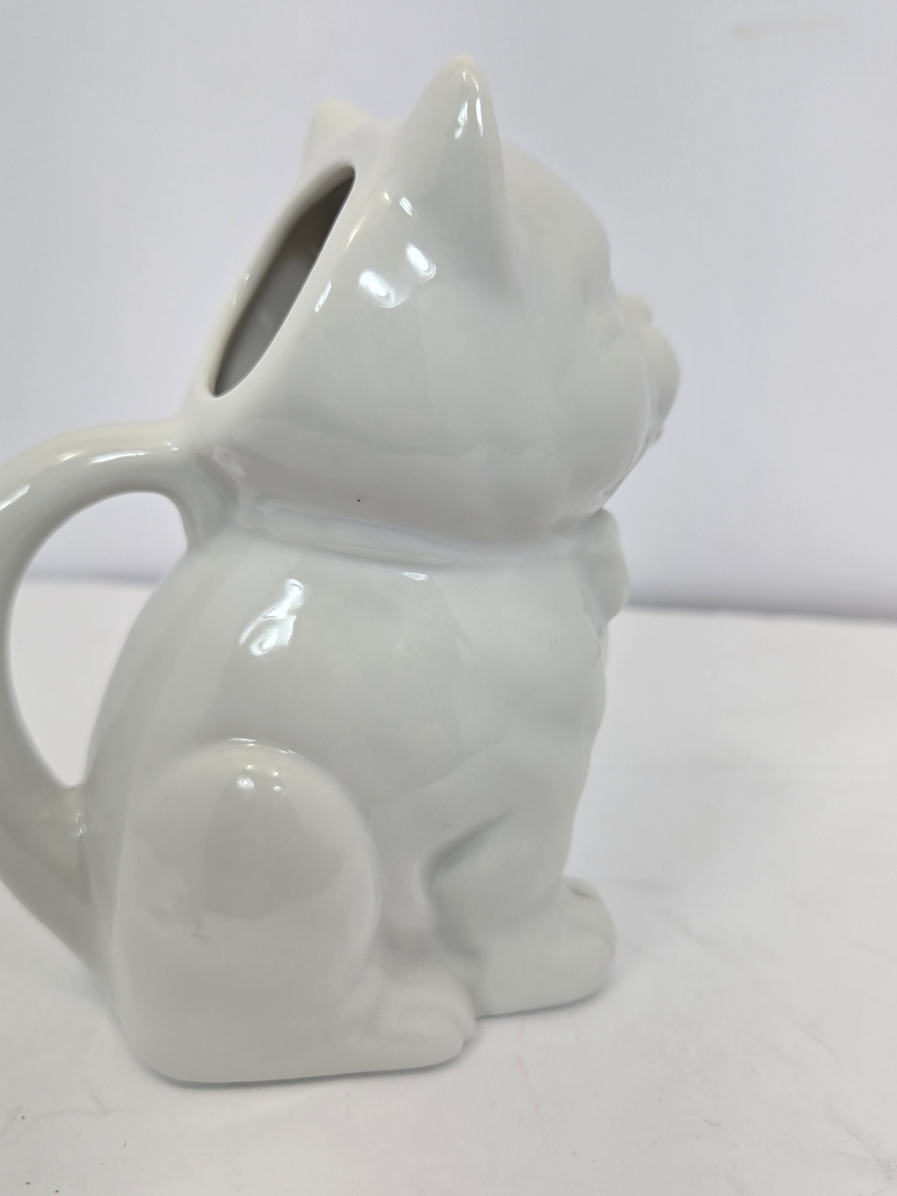 Pier 1 Imports Vintage Cat-shaped Creamer Pitcher White Glazed Ceramic/Porcelain - Picture 4 of 6